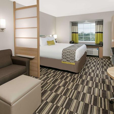 Microtel Inn & Suites By Wyndham Lubbock Bagian luar foto