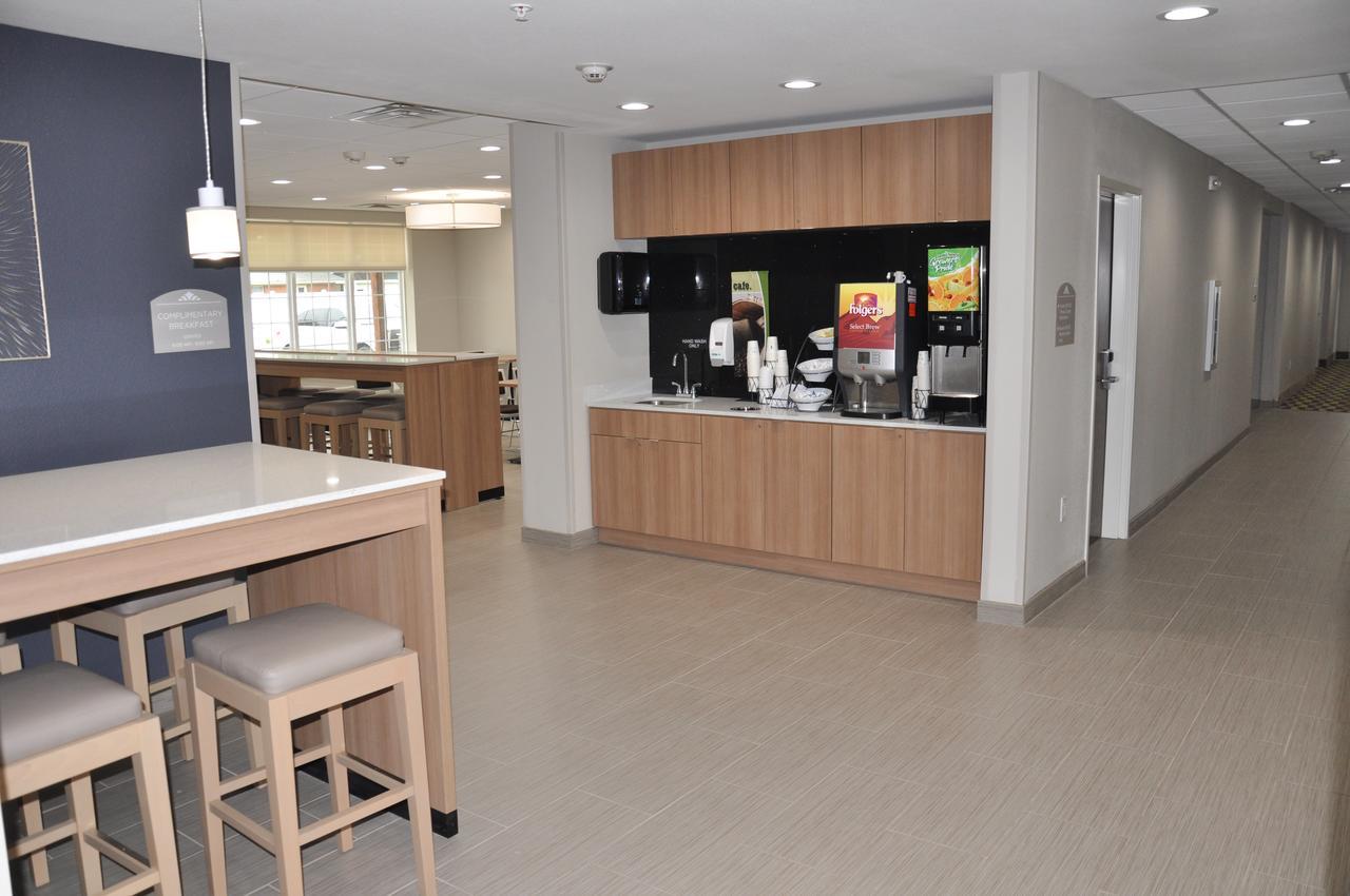 Microtel Inn & Suites By Wyndham Lubbock Bagian luar foto