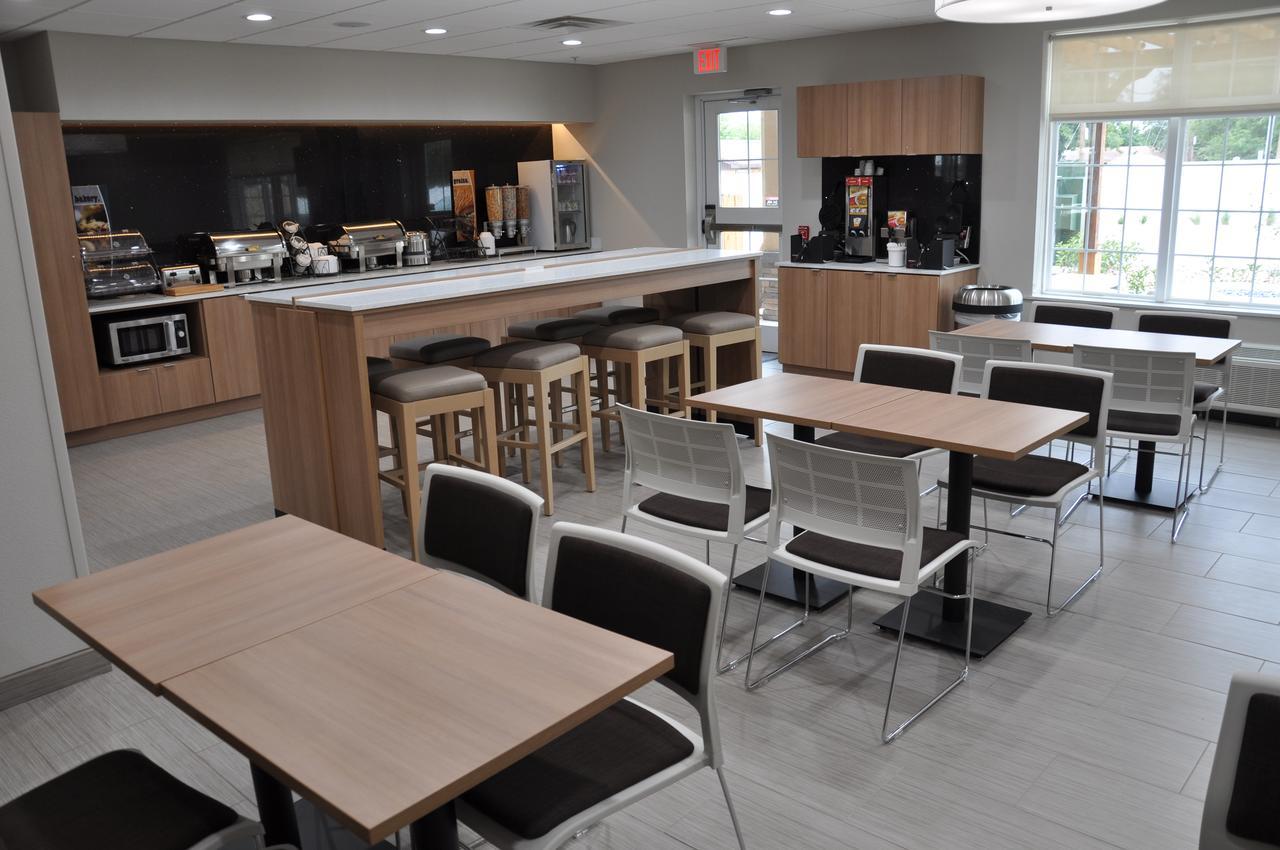 Microtel Inn & Suites By Wyndham Lubbock Bagian luar foto