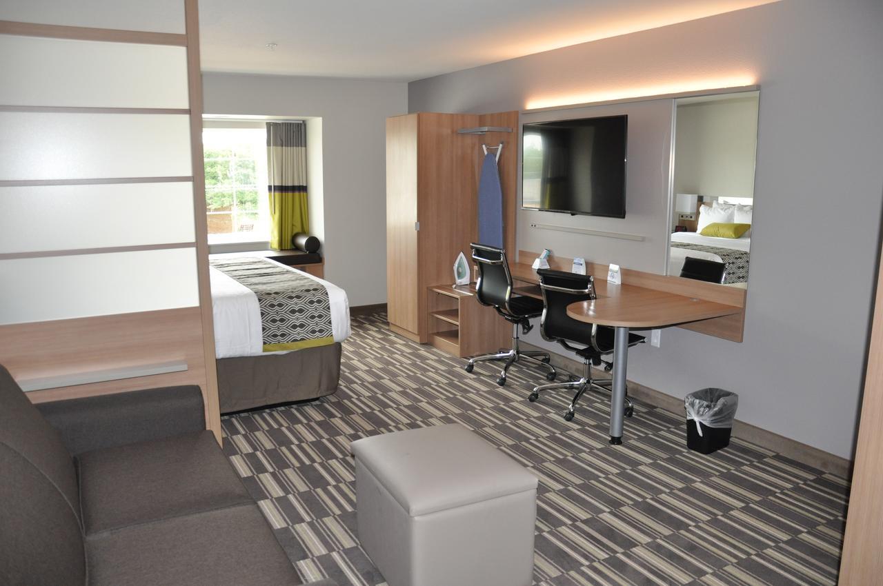 Microtel Inn & Suites By Wyndham Lubbock Bagian luar foto
