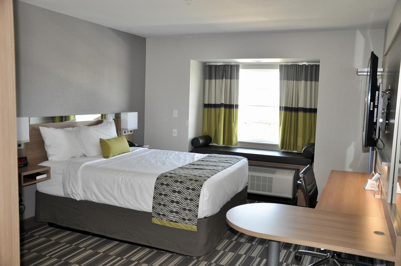 Microtel Inn & Suites By Wyndham Lubbock Bagian luar foto