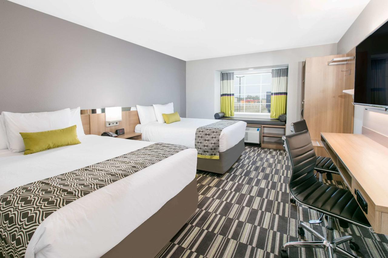 Microtel Inn & Suites By Wyndham Lubbock Bagian luar foto