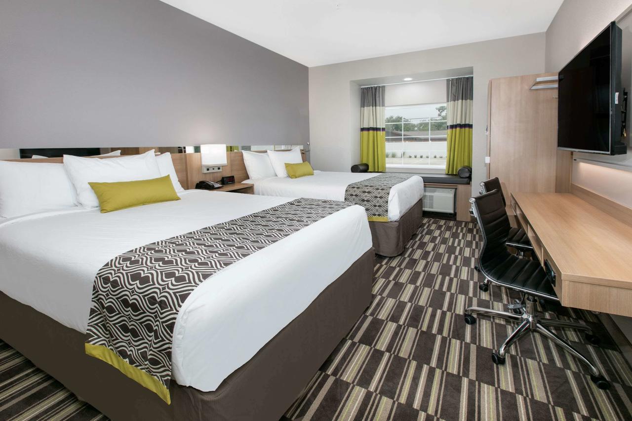 Microtel Inn & Suites By Wyndham Lubbock Bagian luar foto
