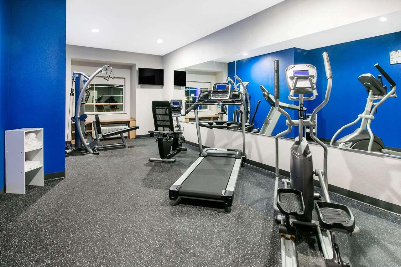 Microtel Inn & Suites By Wyndham Lubbock Bagian luar foto